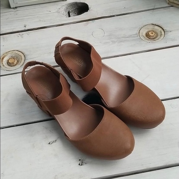 Strictly Comfort Wedge Heels - Picture 2 of 4